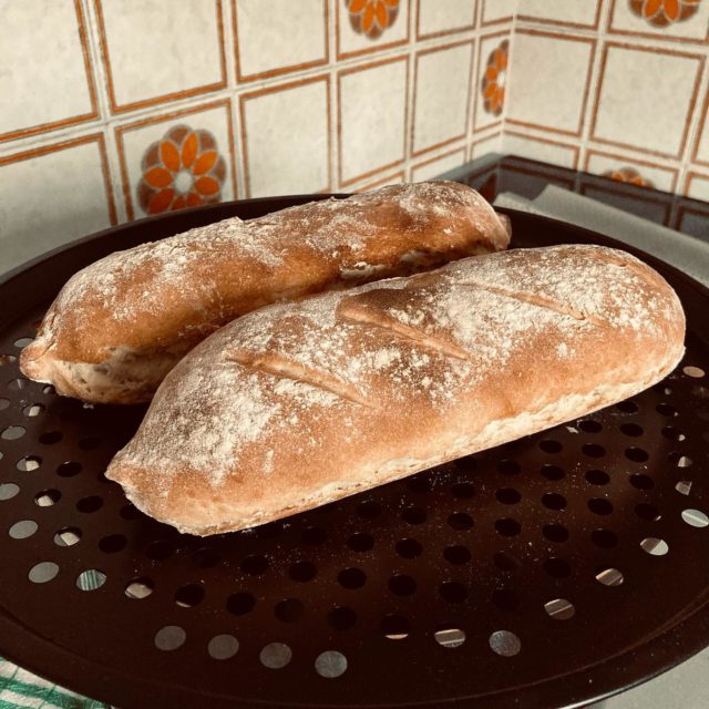 Pain du week-end 🥖

#pain #faitmaison